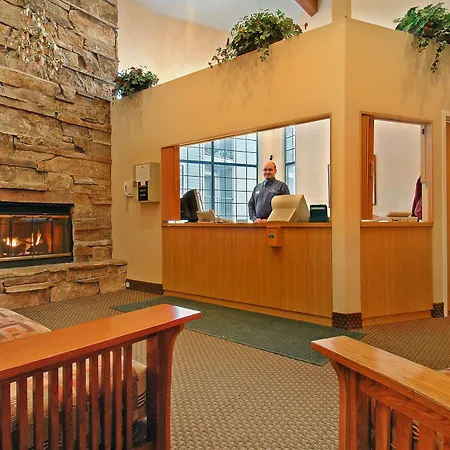 Carriage House Condominiums By All Seasons Resort Lodging